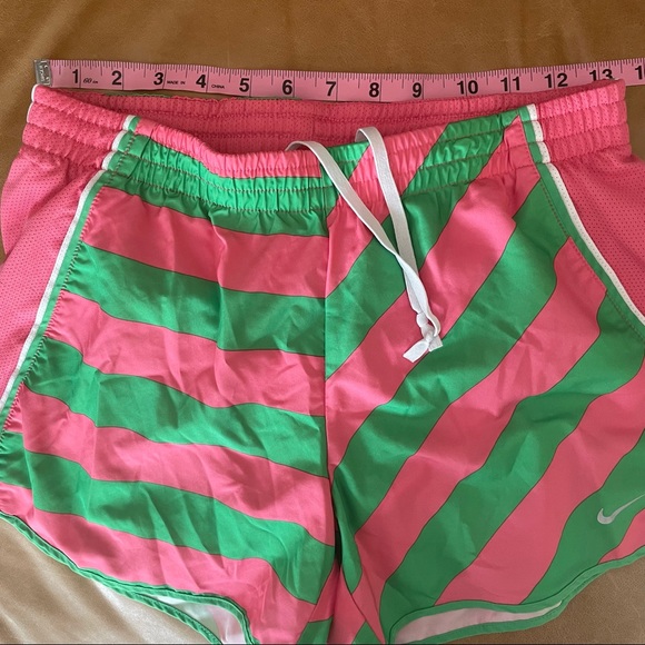 ‼️NIKE SHORTS - Picture 3 of 8